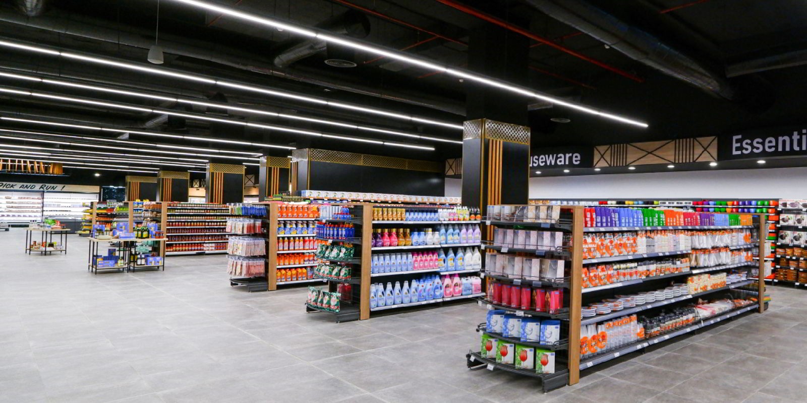 Modern Supermarket Shelving